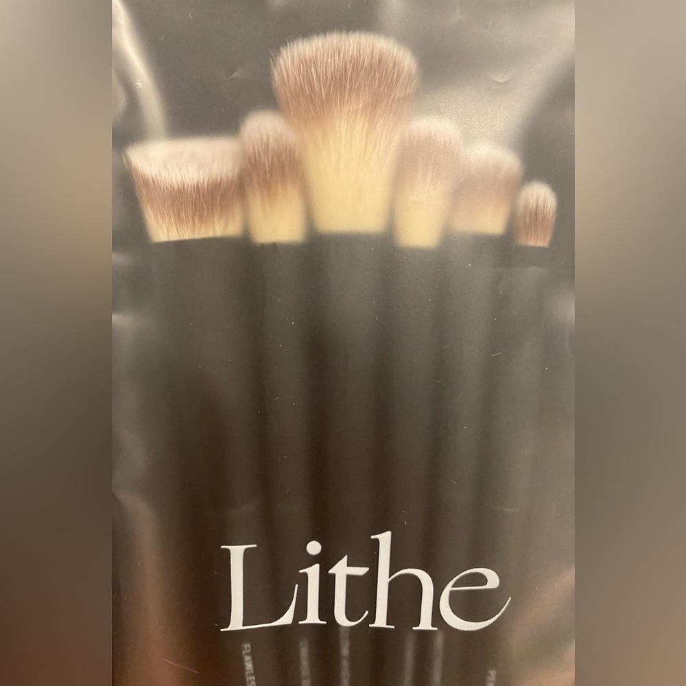 Lithe Everyday Brush Set - Picture 3 of 9